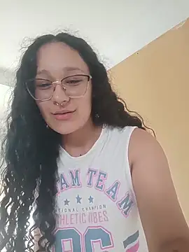 Snapshot of chunn_liioo chatting on 11-17-25, 08:47 chunn liioo online show from 11-17-25, 08:47