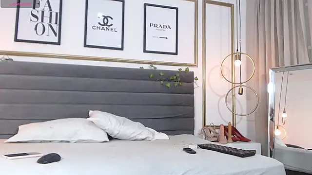 Snapshot of KyleDoom chatting on 02-09-25, 11:36 KyleDoom online show from 02-09-25, 11:36