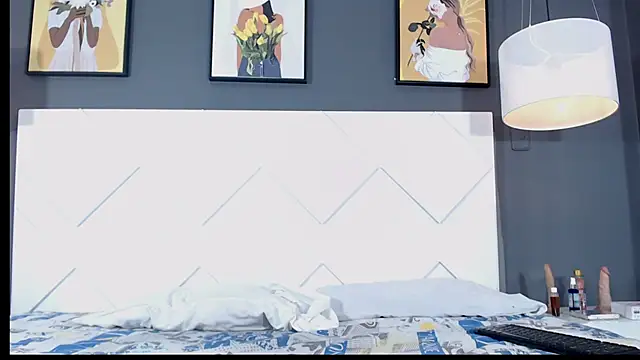 Snapshot of KyleDoom chatting on 10-25-25, 05:04 KyleDoom online show from 10-25-25, 05:04