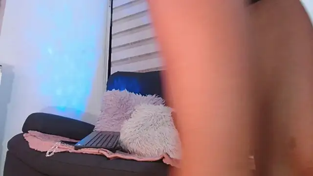 Snapshot of valerycarter_ chatting on 09-10-25, 01:38 valerycarter  online show from 09-10-25, 01:38