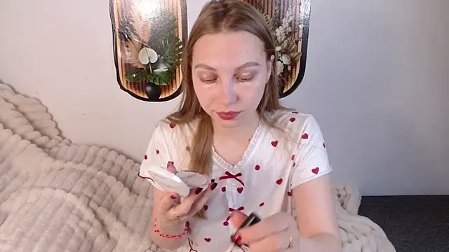 Snapshot of bellaa_love_ chatting on 05-15-26, 12:17 bellaa love online show from 05-15-26, 12:17