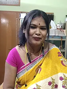 Snapshot of yoursweety09 chatting on 05-05-26, 06:43 yoursweety09 online show from 05-05-26, 06:43