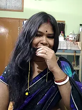 Snapshot of yoursweety09 chatting on 05-06-26, 01:49 yoursweety09 online show from 05-06-26, 01:49