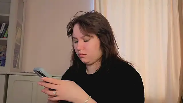 Alisia Mars online show from 04-27-26, 06:00