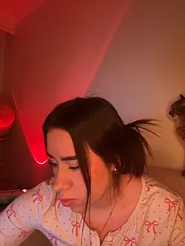 Im Valen Cute online show from 11-26-25, 02:45