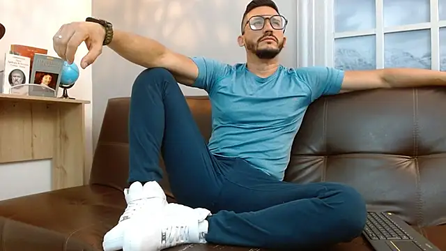 Reiko 85  online show from 03-10-25, 07:40