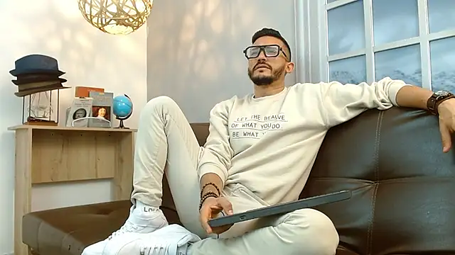 Reiko 85  online show from 03-12-25, 07:17