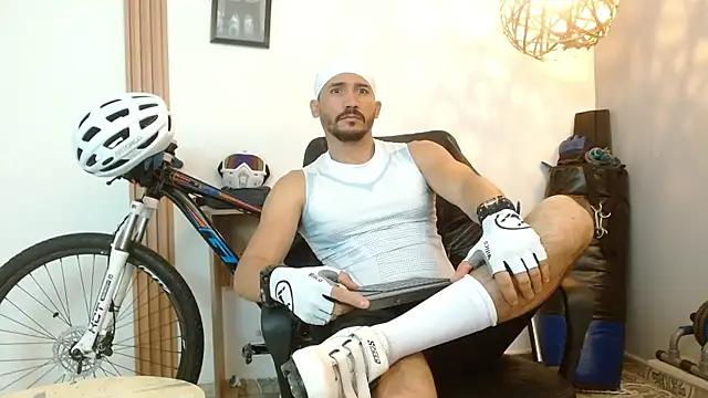 Reiko 85  online show from 09-18-25, 02:30