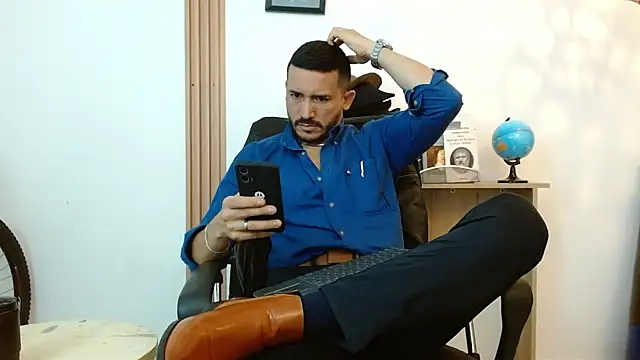 Reiko 85  online show from 09-26-25, 02:32