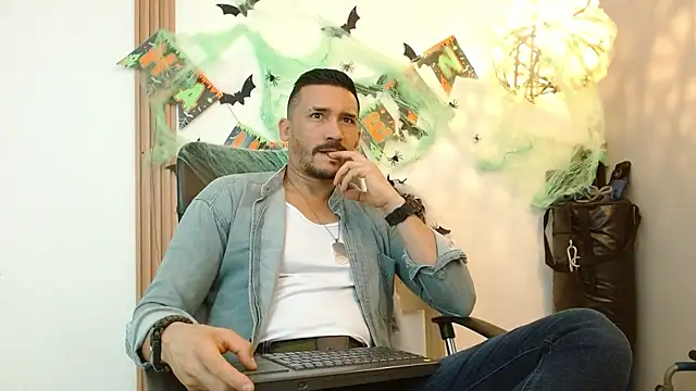 Reiko 85  online show from 10-14-25, 03:02