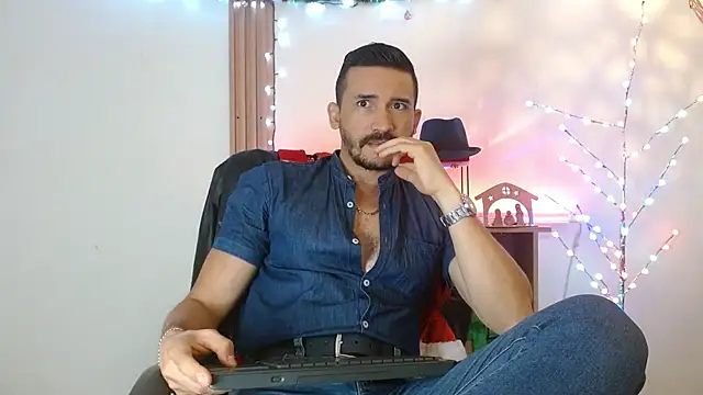 Reiko 85  online show from 12-19-25, 02:46