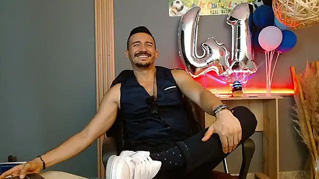 Reiko 85  online show from 04-25-26, 07:44