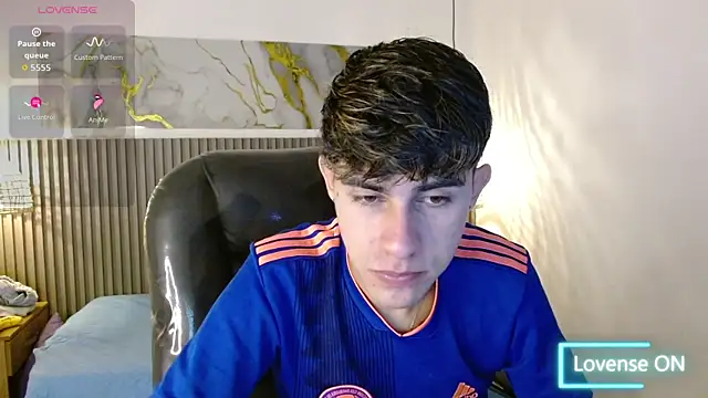 Dyla n18 online show from 11-22-25, 07:35