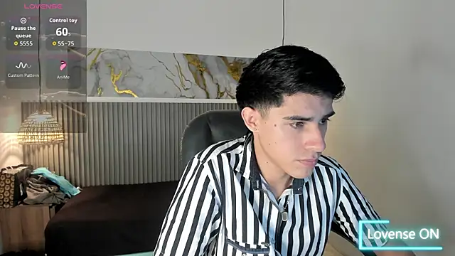 Snapshot of Dyla_n18 chatting on 05-15-26, 08:05 Dyla n18 online show from 05-15-26, 08:05