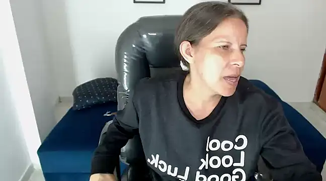 Milf karlye online show from 12-17-24, 03:17