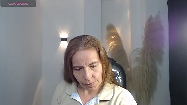 Milf karlye online show from 01-15-26, 01:32