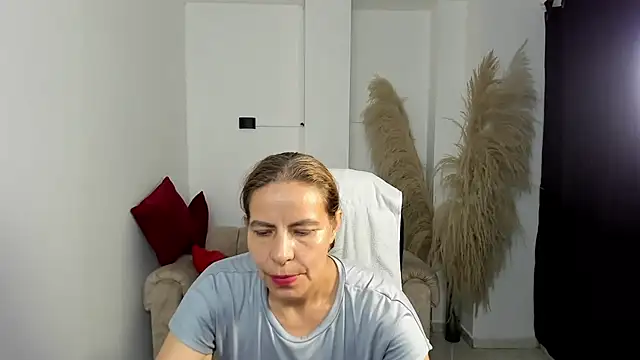 Milf karlye online show from 03-17-26, 02:27