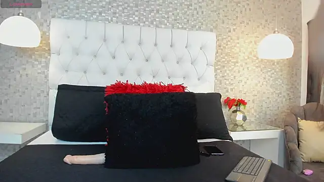 MonserratPeters online show from 02-03-25, 08:13