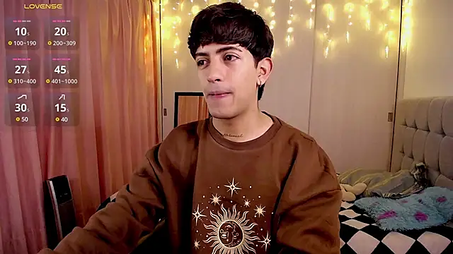 Snapshot of teobowny_ chatting on 12-13-24, 05:00 teobowny online show from 12-13-24, 05:00