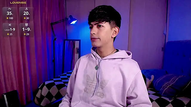 Snapshot of teobowny_ chatting on 01-21-25, 01:22 teobowny online show from 01-21-25, 01:22