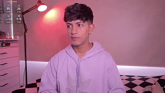 Snapshot of teobowny_ chatting on 09-26-25, 01:37 teobowny online show from 09-26-25, 01:37