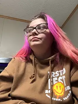 Snapshot of jmassey387 chatting on 12-19-25, 11:17 jmassey387 online show from 12-19-25, 11:17