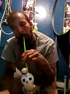 Whipit323 online show from 04-24-26, 09:06