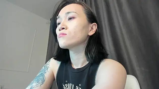 aenie online show from 12-19-25, 01:29