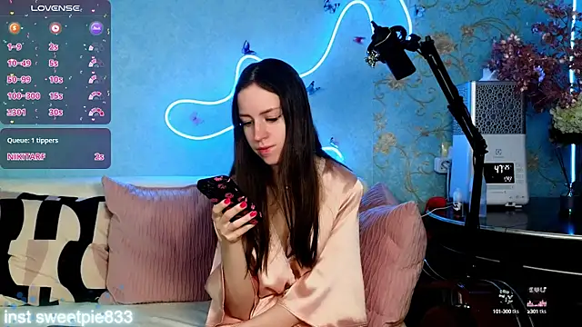 Snapshot of Anal_Girl_ chatting on 01-11-25, 04:14 Anal Girl  online show from 01-11-25, 04:14