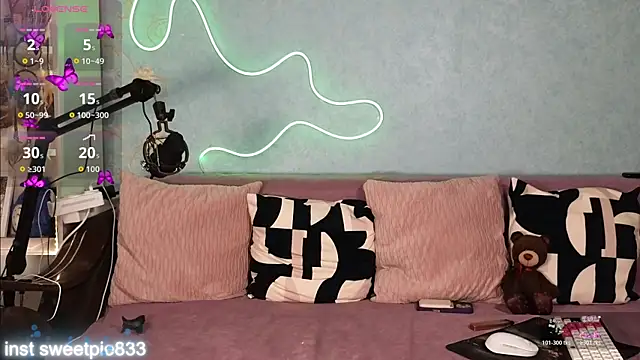 Snapshot of Anal_Girl_ chatting on 10-30-25, 03:57 Anal Girl online show from 10-30-25, 03:57