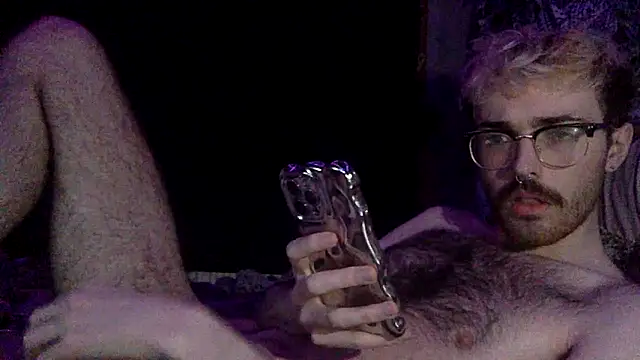 Snapshot of hairynhorny992 chatting on 12-19-24, 06:56 hairynhorny992 online show from 12-19-24, 06:56