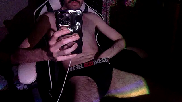 Snapshot of hairynhorny992 chatting on 12-30-24, 03:57 hairynhorny992 online show from 12-30-24, 03:57