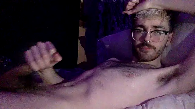 Snapshot of hairynhorny992 chatting on 02-13-25, 06:52 hairynhorny992 online show from 02-13-25, 06:52