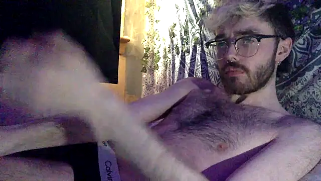 Snapshot of hairynhorny992 chatting on 03-06-25, 08:08 hairynhorny992 online show from 03-06-25, 08:08