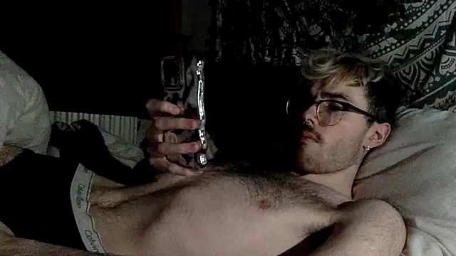 Snapshot of hairynhorny992 chatting on 03-19-25, 10:20 hairynhorny992 online show from 03-19-25, 10:20