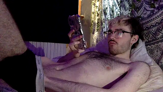 Snapshot of hairynhorny992 chatting on 03-20-25, 01:04 hairynhorny992 online show from 03-20-25, 01:04