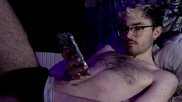 Snapshot of hairynhorny992 chatting on 03-20-25, 06:53 hairynhorny992 online show from 03-20-25, 06:53