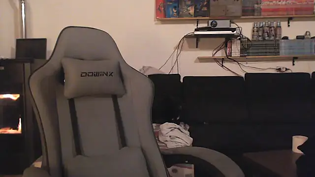 Snapshot of complicata_mente chatting on 01-09-25, 11:24 complicata mente online show from 01-09-25, 11:24