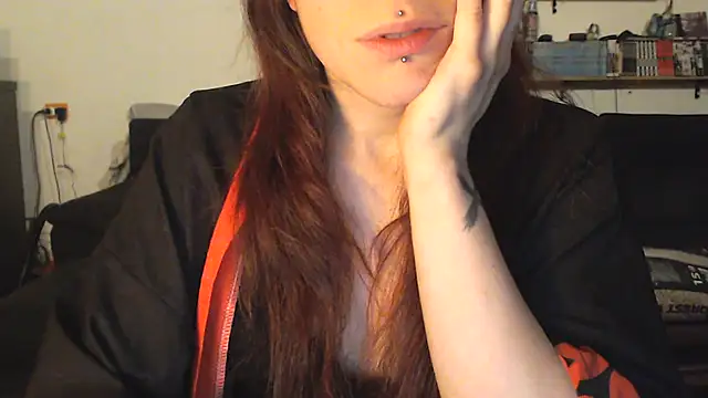 Snapshot of complicata_mente chatting on 01-15-25, 09:30 complicata mente online show from 01-15-25, 09:30