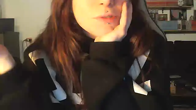 Snapshot of complicata_mente chatting on 01-31-25, 03:55 complicata mente online show from 01-31-25, 03:55