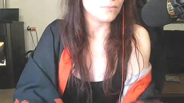 Snapshot of complicata_mente chatting on 02-27-25, 10:20 complicata mente online show from 02-27-25, 10:20