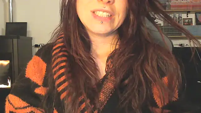 Snapshot of complicata_mente chatting on 03-16-25, 05:39 complicata mente online show from 03-16-25, 05:39