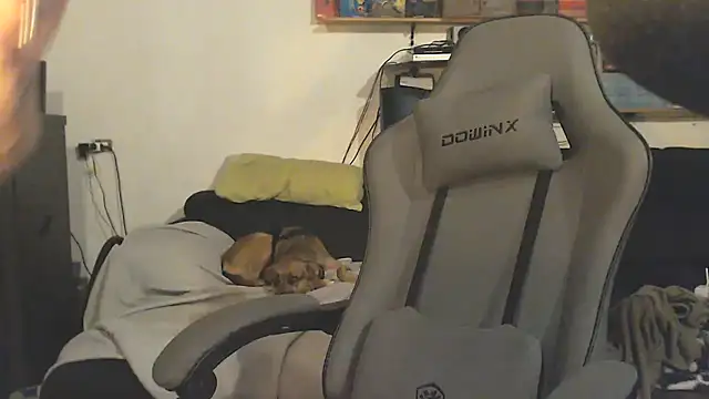 Snapshot of complicata_mente chatting on 03-23-25, 03:21 complicata mente online show from 03-23-25, 03:21