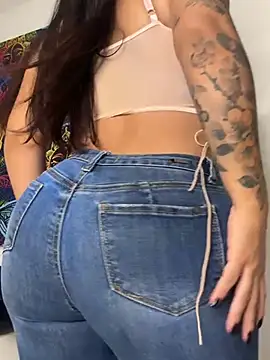 Snapshot of AndyFire69 chatting on 02-21-25, 02:38 AndyFire69 online show from 02-21-25, 02:38