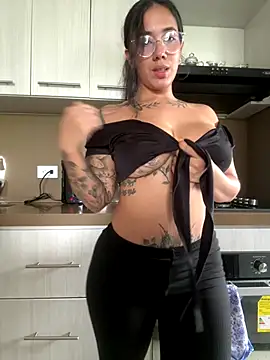 Snapshot of AndyFire69 chatting on 10-06-25, 05:54 AndyFire69 online show from 10-06-25, 05:54