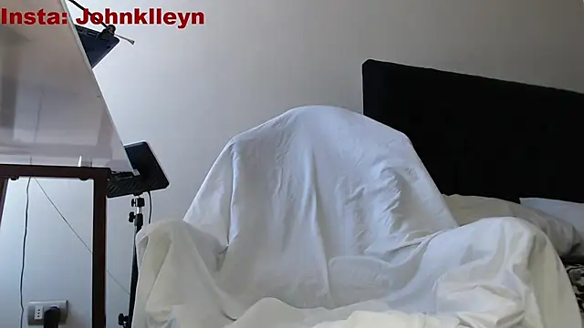 Snapshot of jonhklleyn chatting on 11-18-25, 06:23 jonhklleyn online show from 11-18-25, 06:23