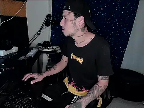 patrik tattoo  online show from 12-06-24, 02:46