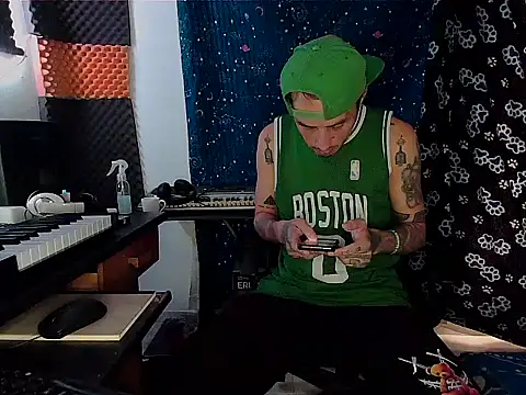 patrik tattoo  online show from 02-10-25, 01:33