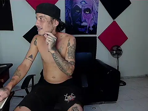 patrik tattoo  online show from 10-08-25, 04:54