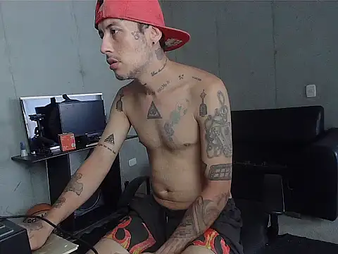 patrik tattoo  online show from 04-07-26, 05:02